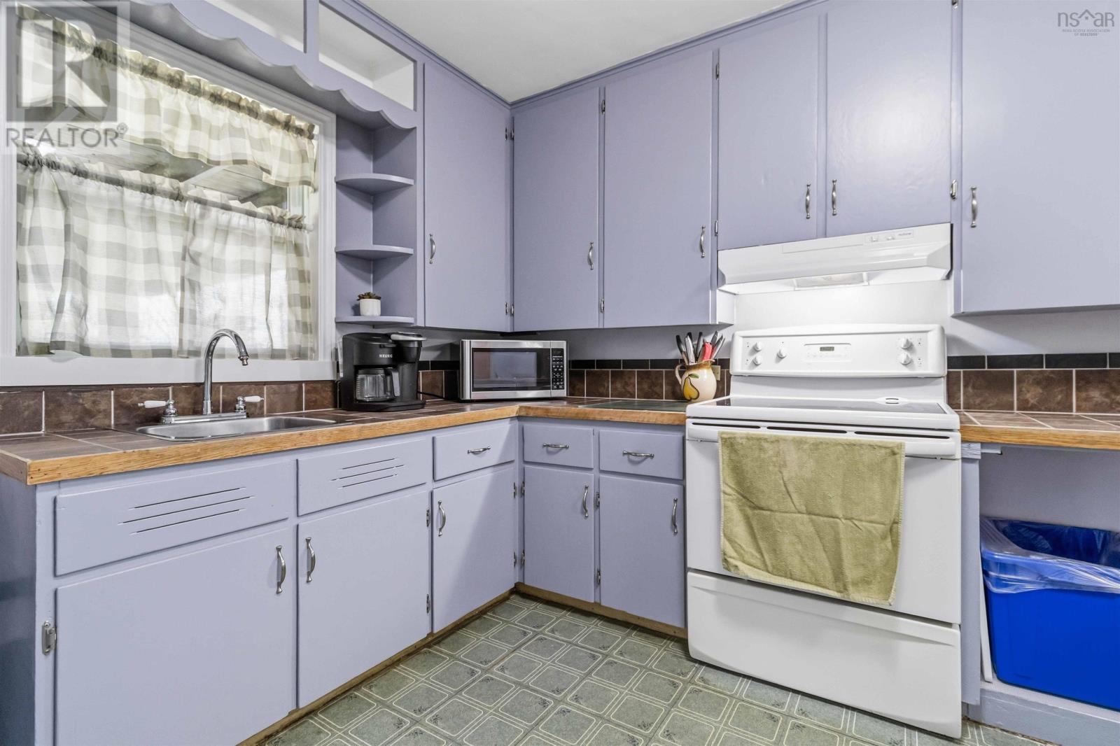 Property 14 of 50 of 6486 Highway 3