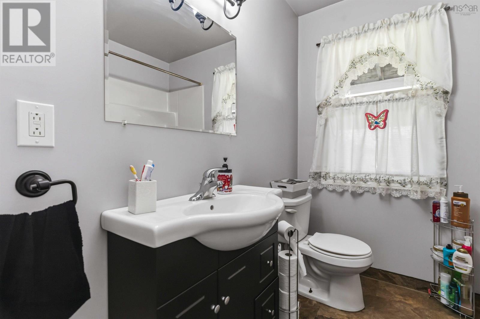 Property 36 of 50 of 6486 Highway 3