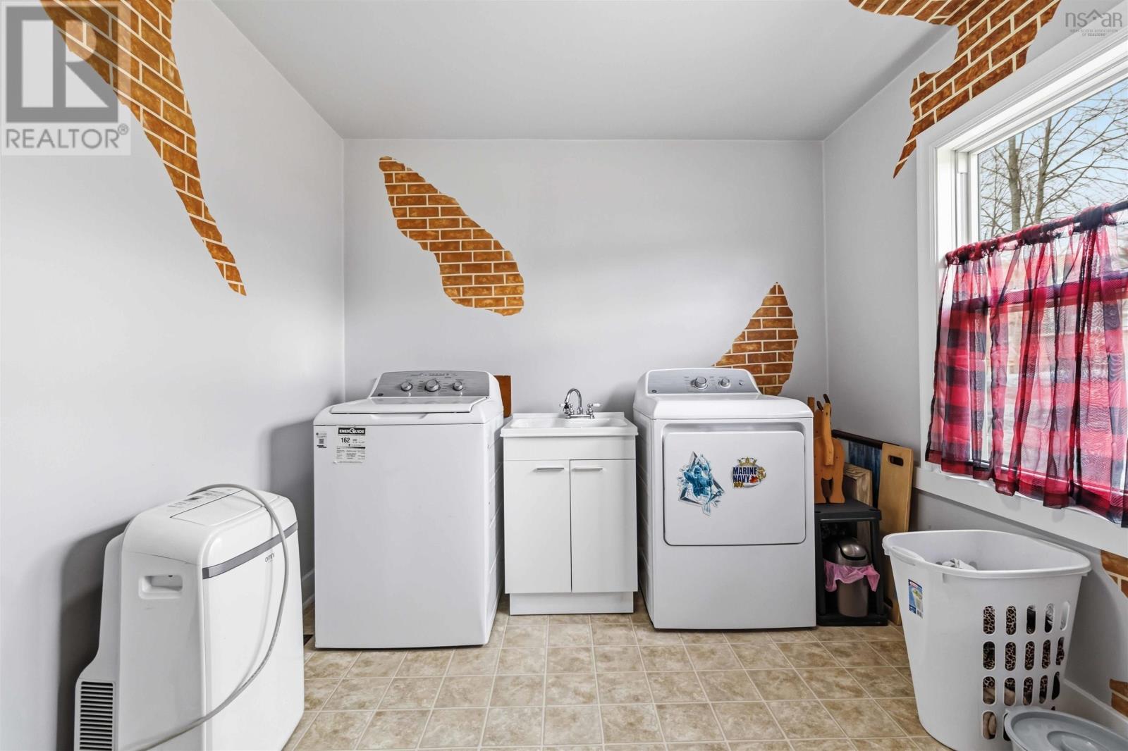 Property 41 of 50 of 6486 Highway 3