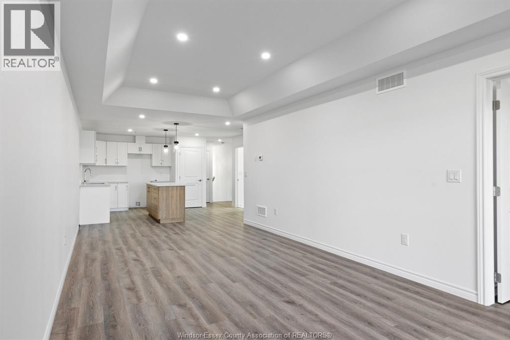 98 ERIE STREET North - 7