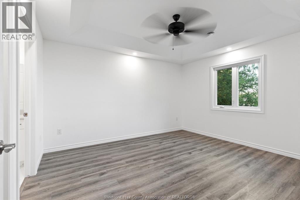 98 ERIE STREET North - 8