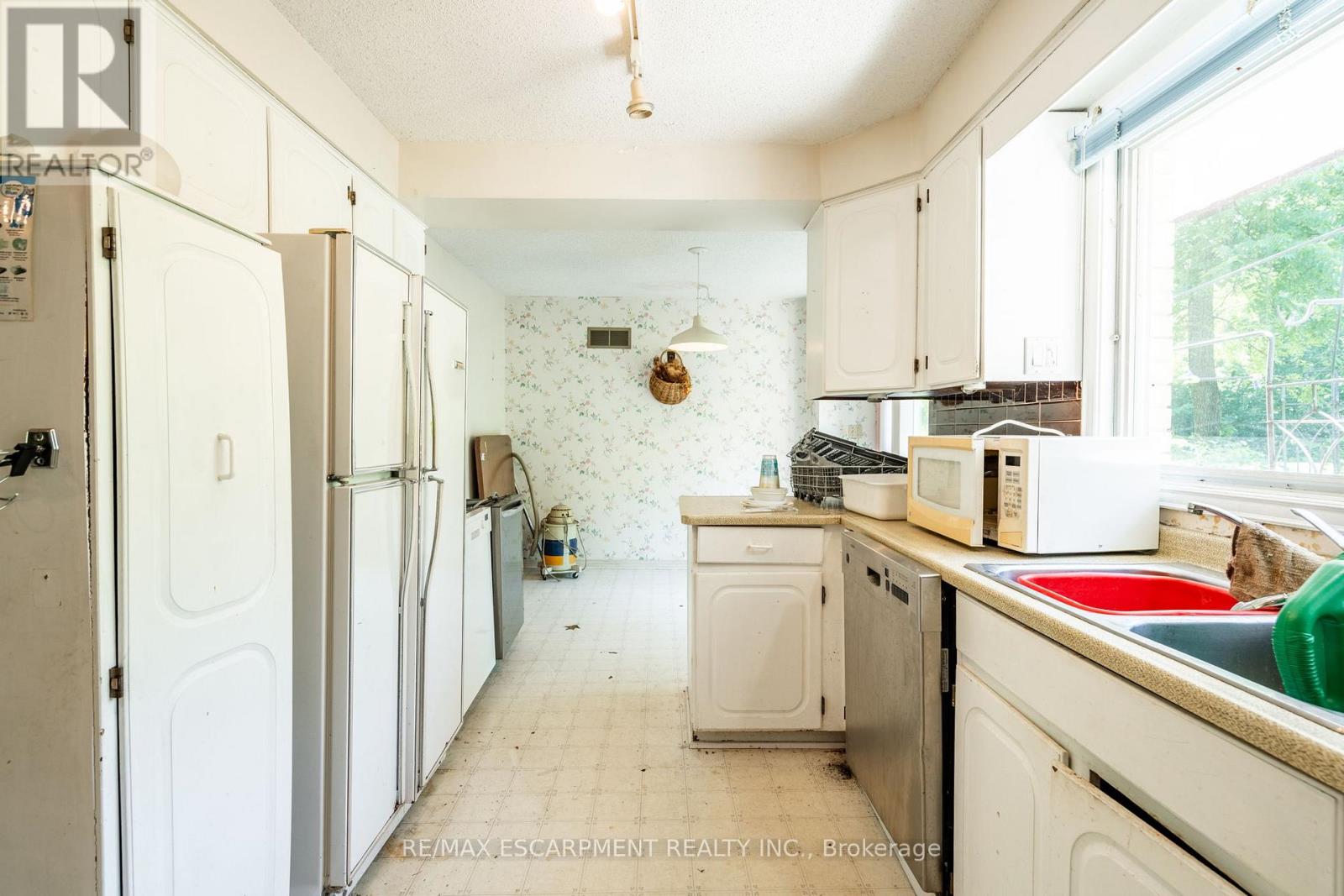 6746 APPLEBY LINE — photo 19
