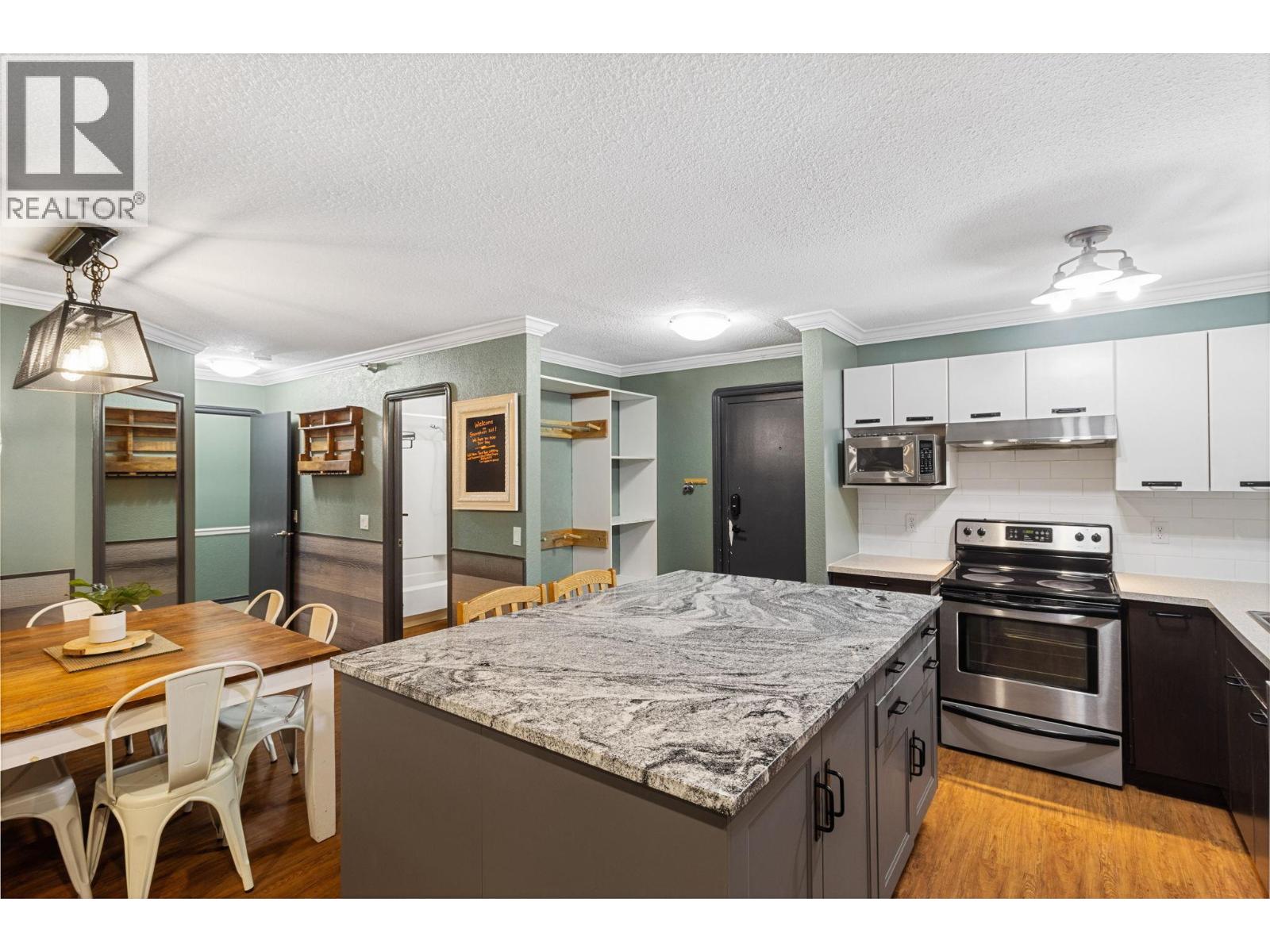 321 20 Kettle View Road, Big White