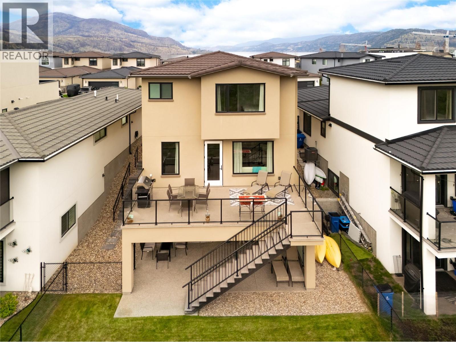 1876 VIEWPOINT Crescent - 42