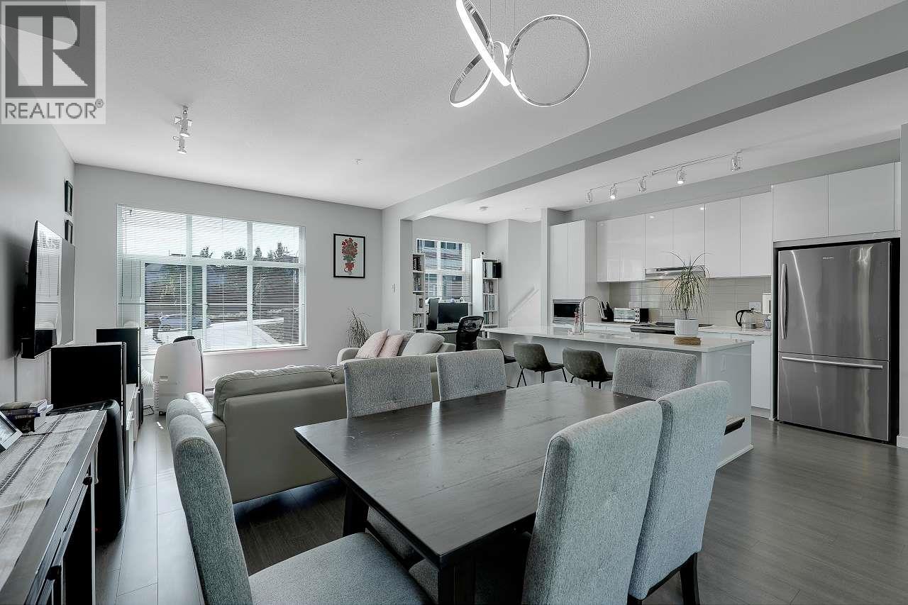 2802 23061 LOUGHEED AVENUE, Maple Ridge