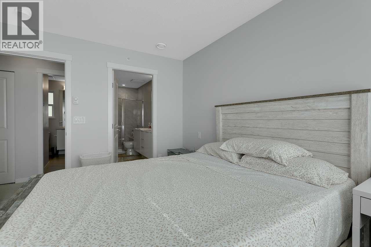 2802 23061 LOUGHEED AVENUE, Maple Ridge