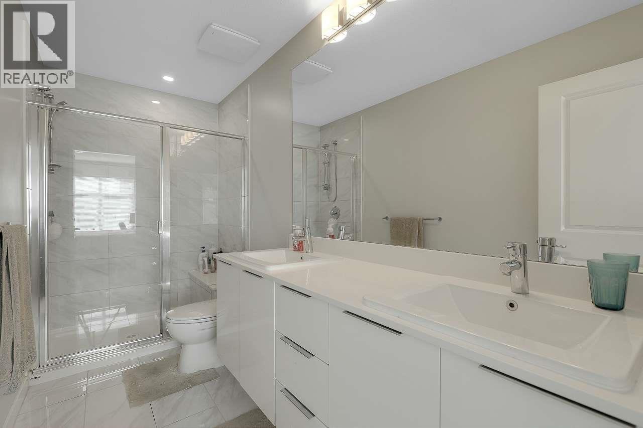 2802 23061 LOUGHEED AVENUE, Maple Ridge