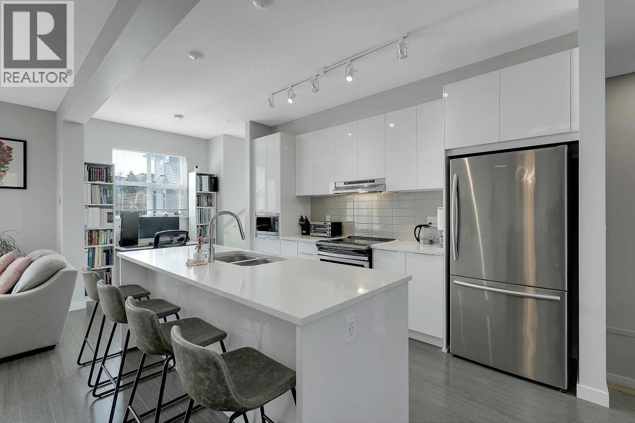 2802 23061 LOUGHEED AVENUE, Maple Ridge
