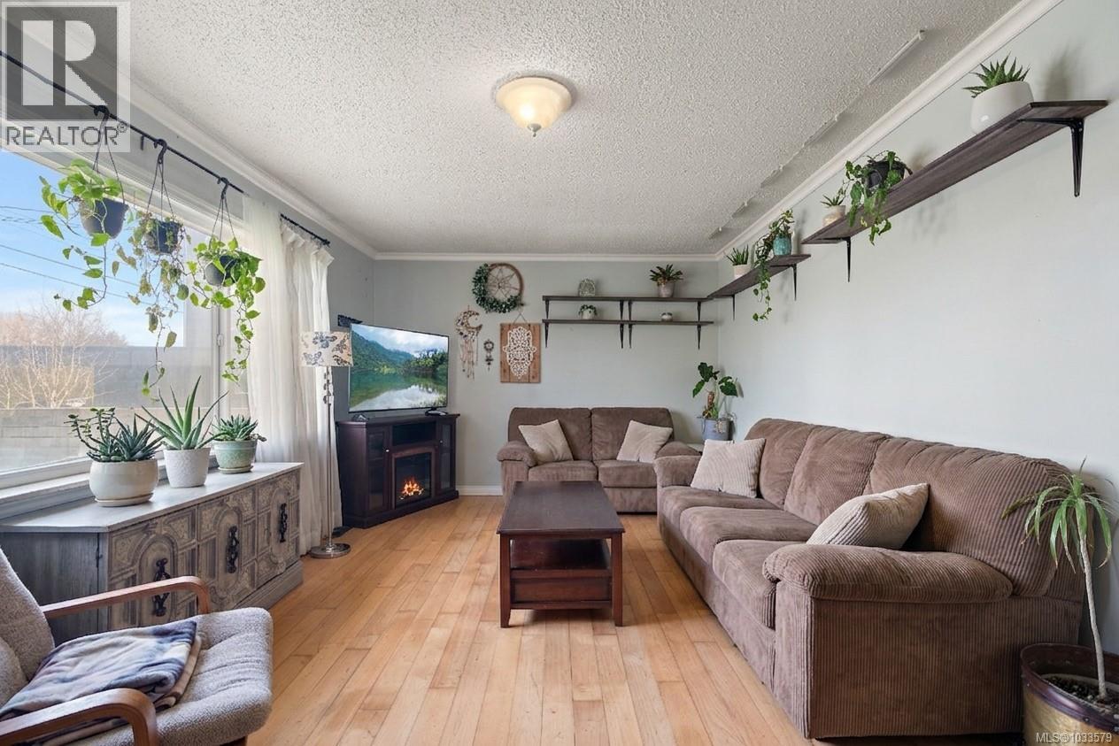 349 Hilchey Rd - 1
