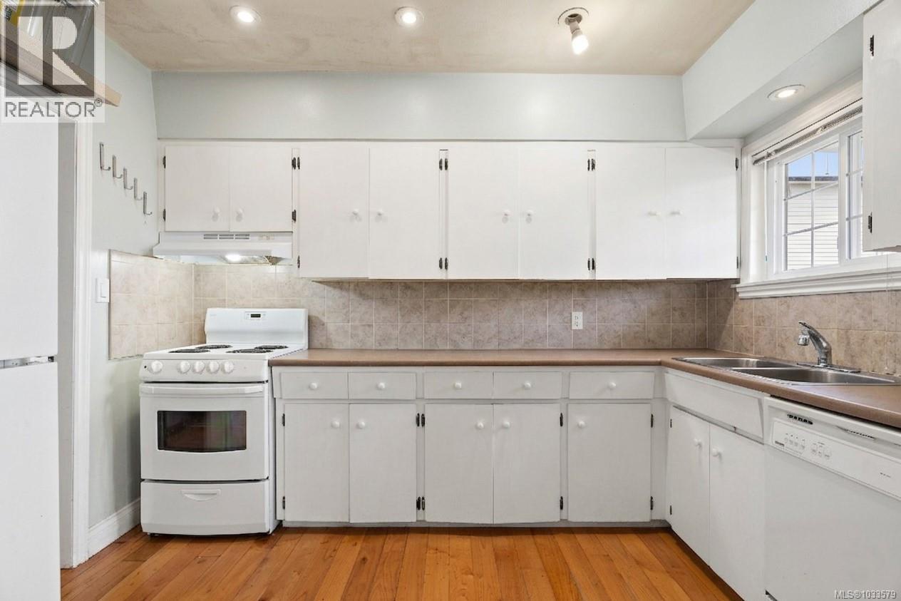 349 Hilchey Rd - 5
