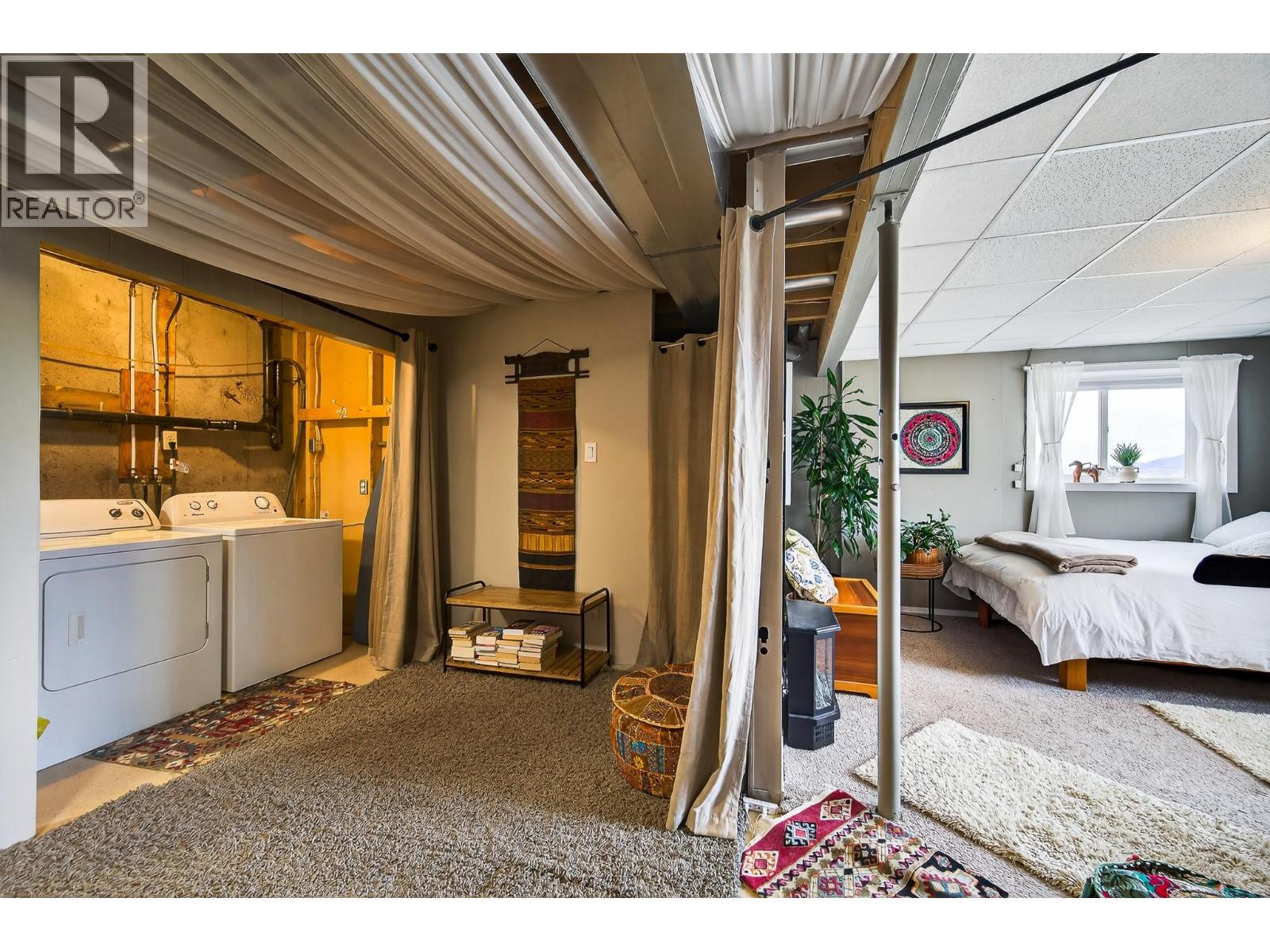 696 Lombard Street - 19