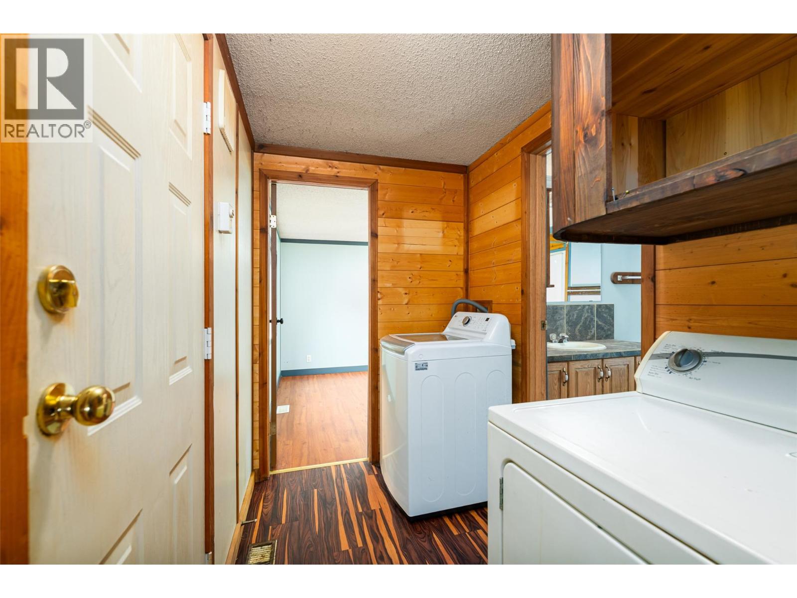 420 MacLeod Street - 11