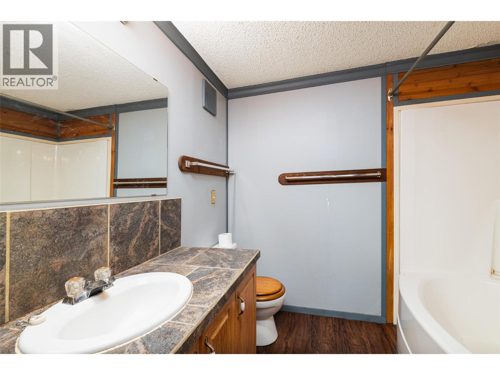 420 MacLeod Street - 12