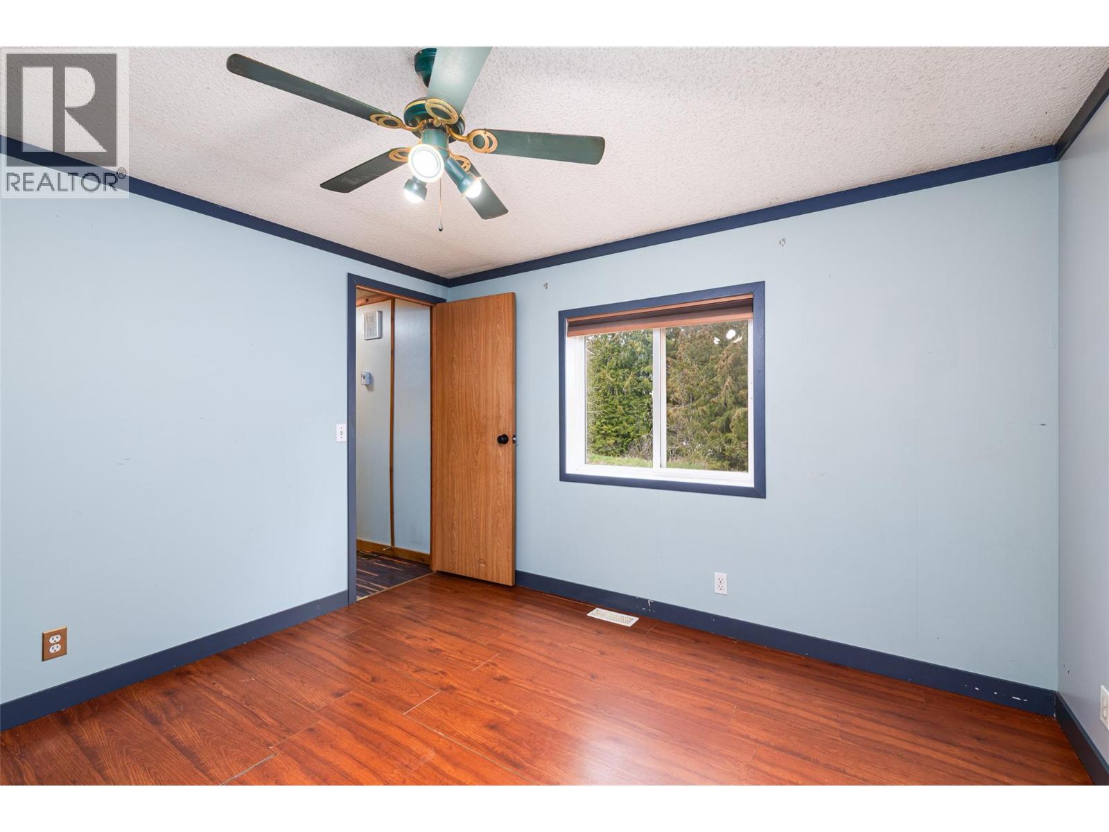 420 MacLeod Street - 14