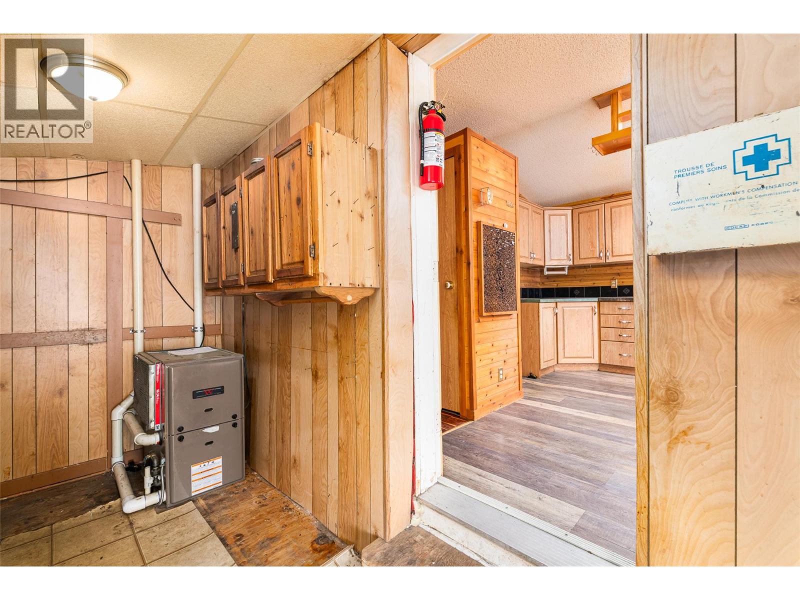 420 MacLeod Street - 15