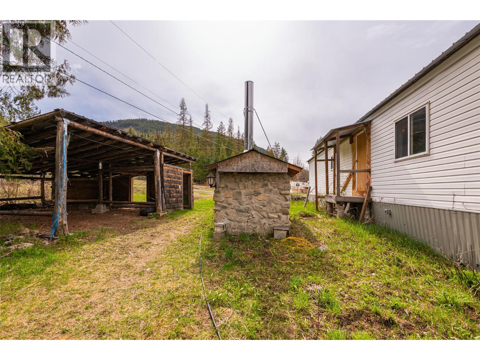 420 MacLeod Street - 18