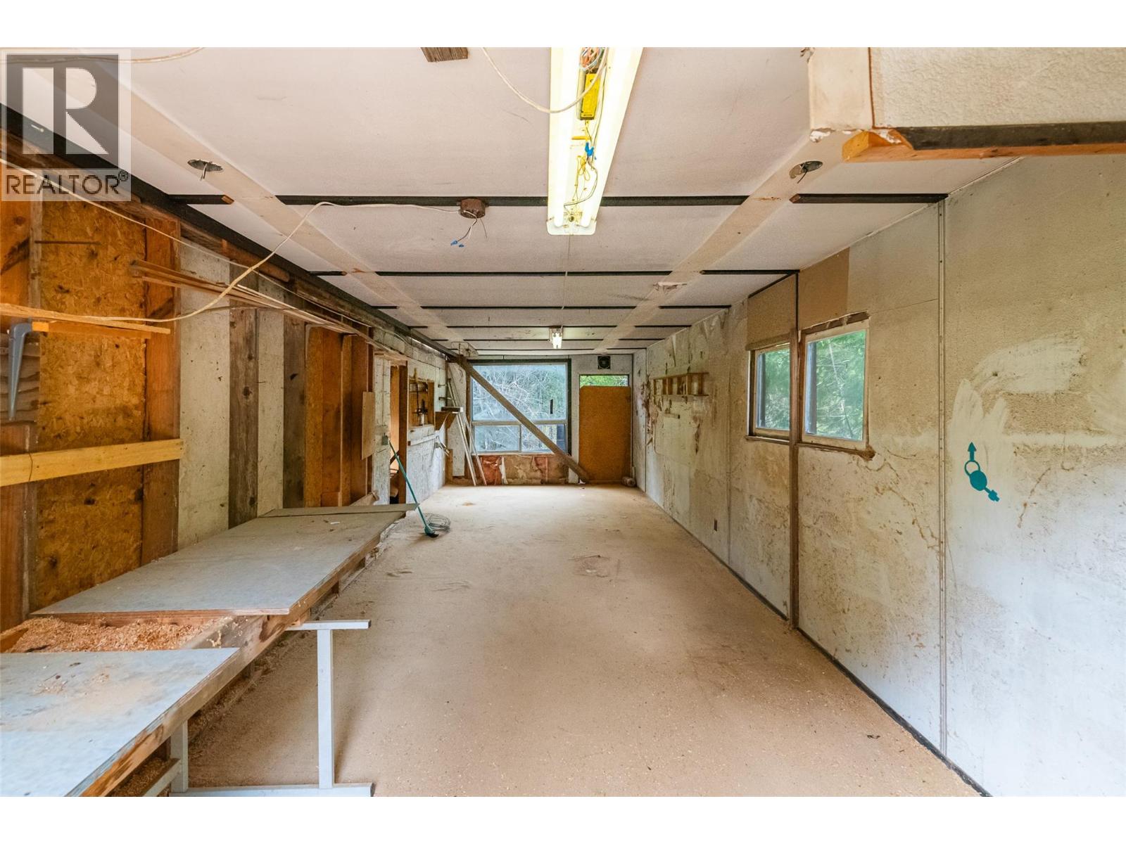 420 MacLeod Street - 19