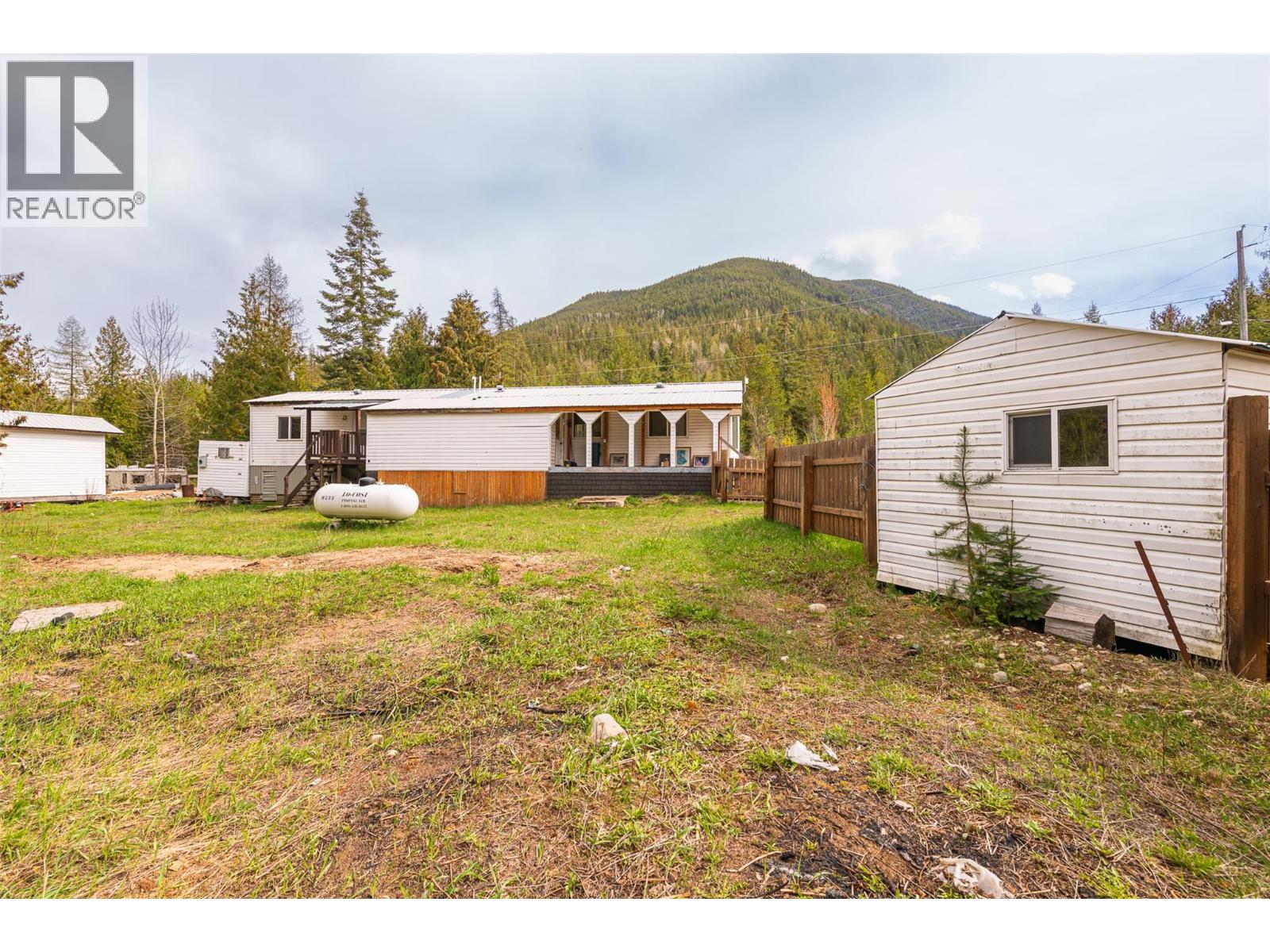 420 MacLeod Street - 21