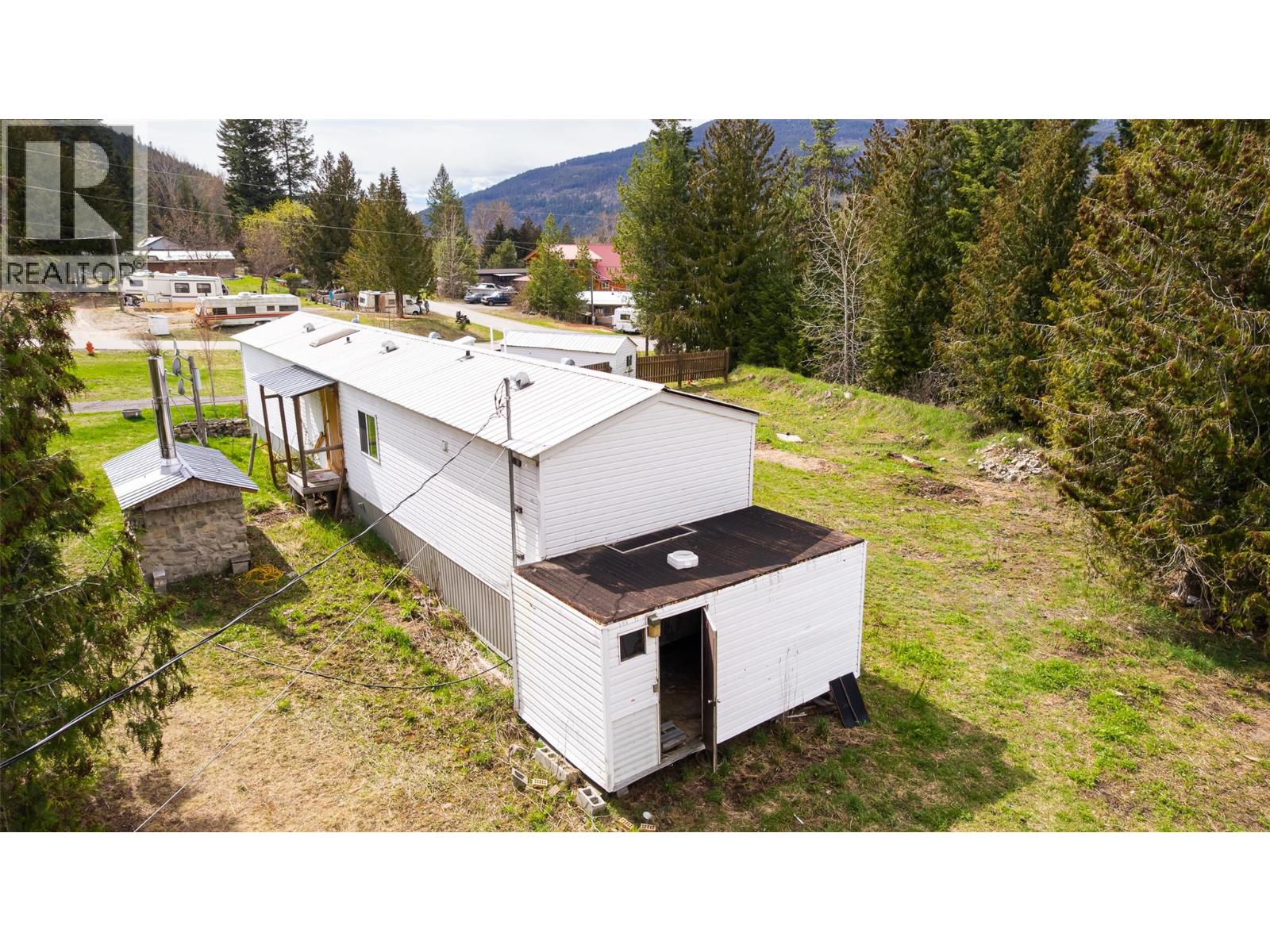 420 MacLeod Street - 26