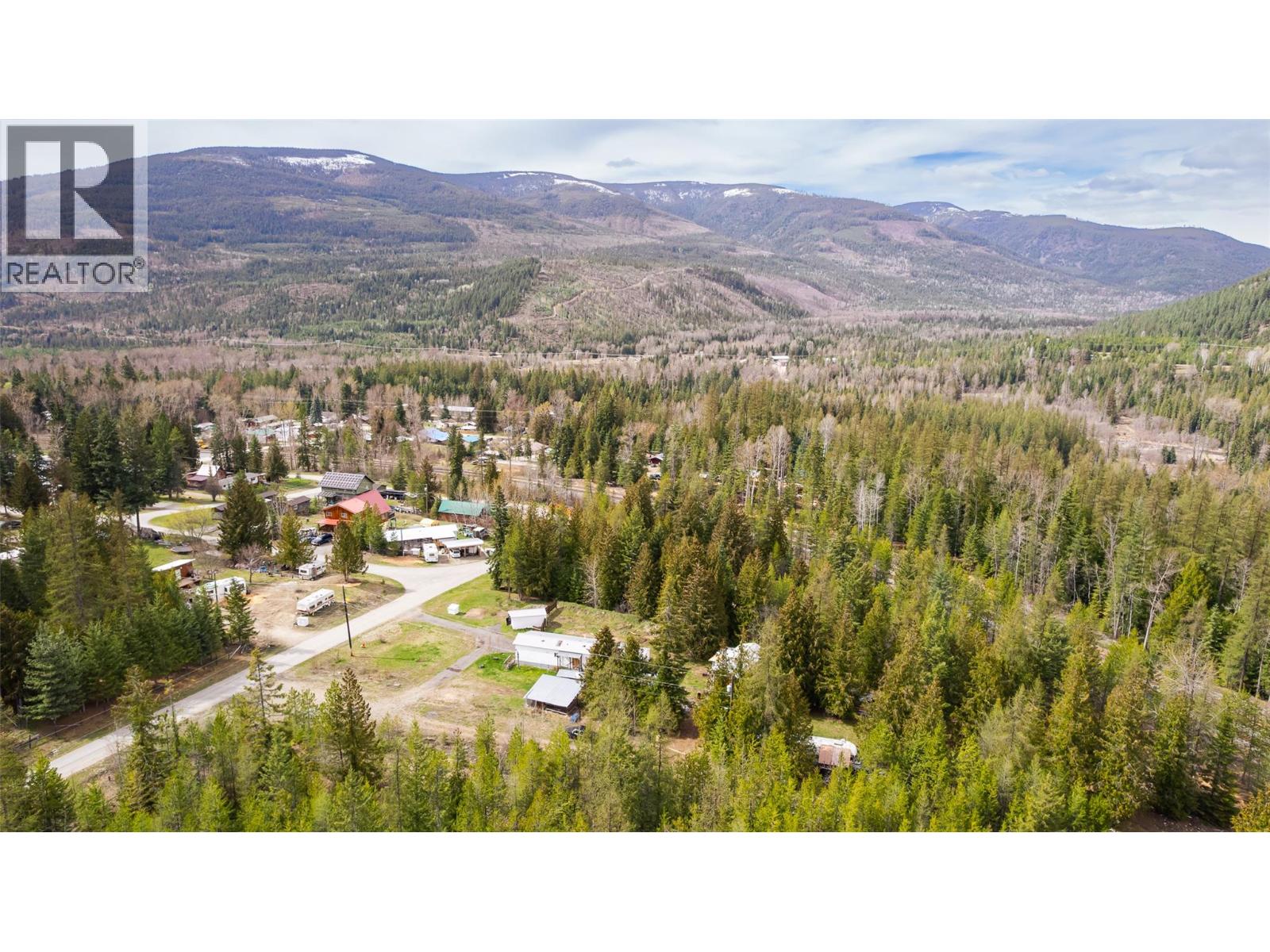 420 MacLeod Street - 28