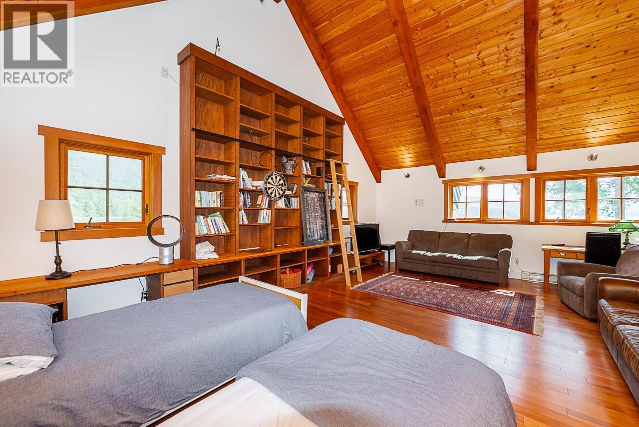 766 THE GROVE ROAD, Gambier Island