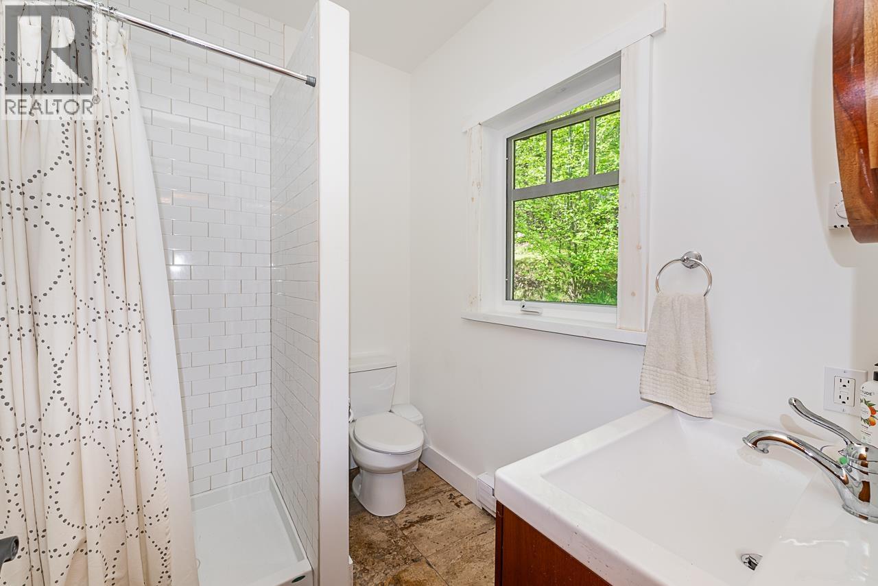 766 THE GROVE ROAD, Gambier Island