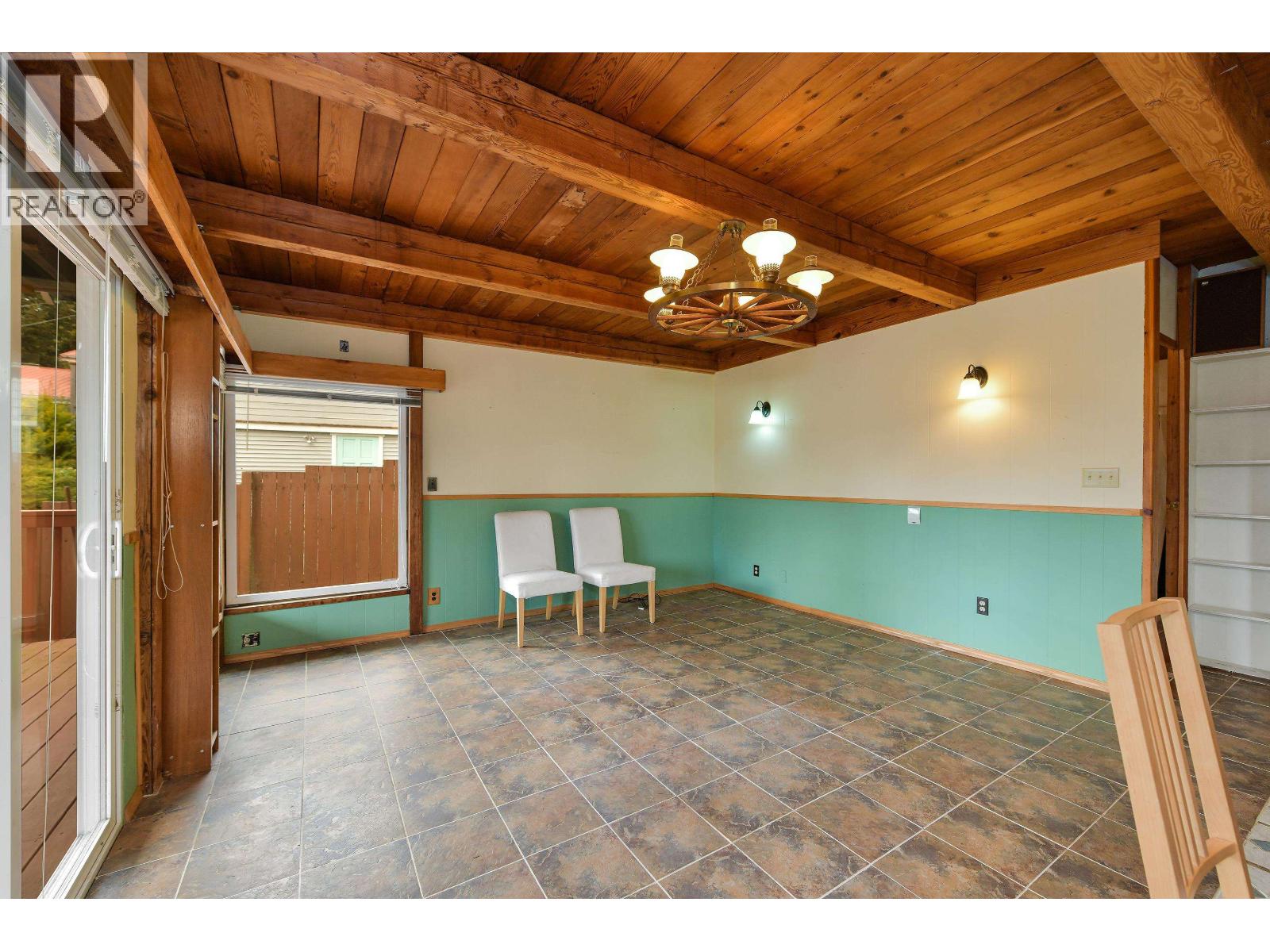 279 WOOD DALE DRIVE, Mayne Island