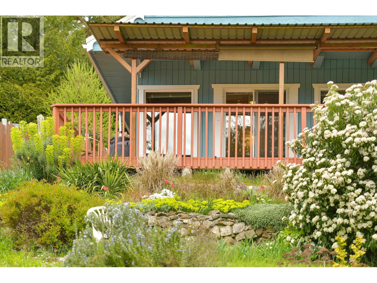 279 WOOD DALE DRIVE, Mayne Island