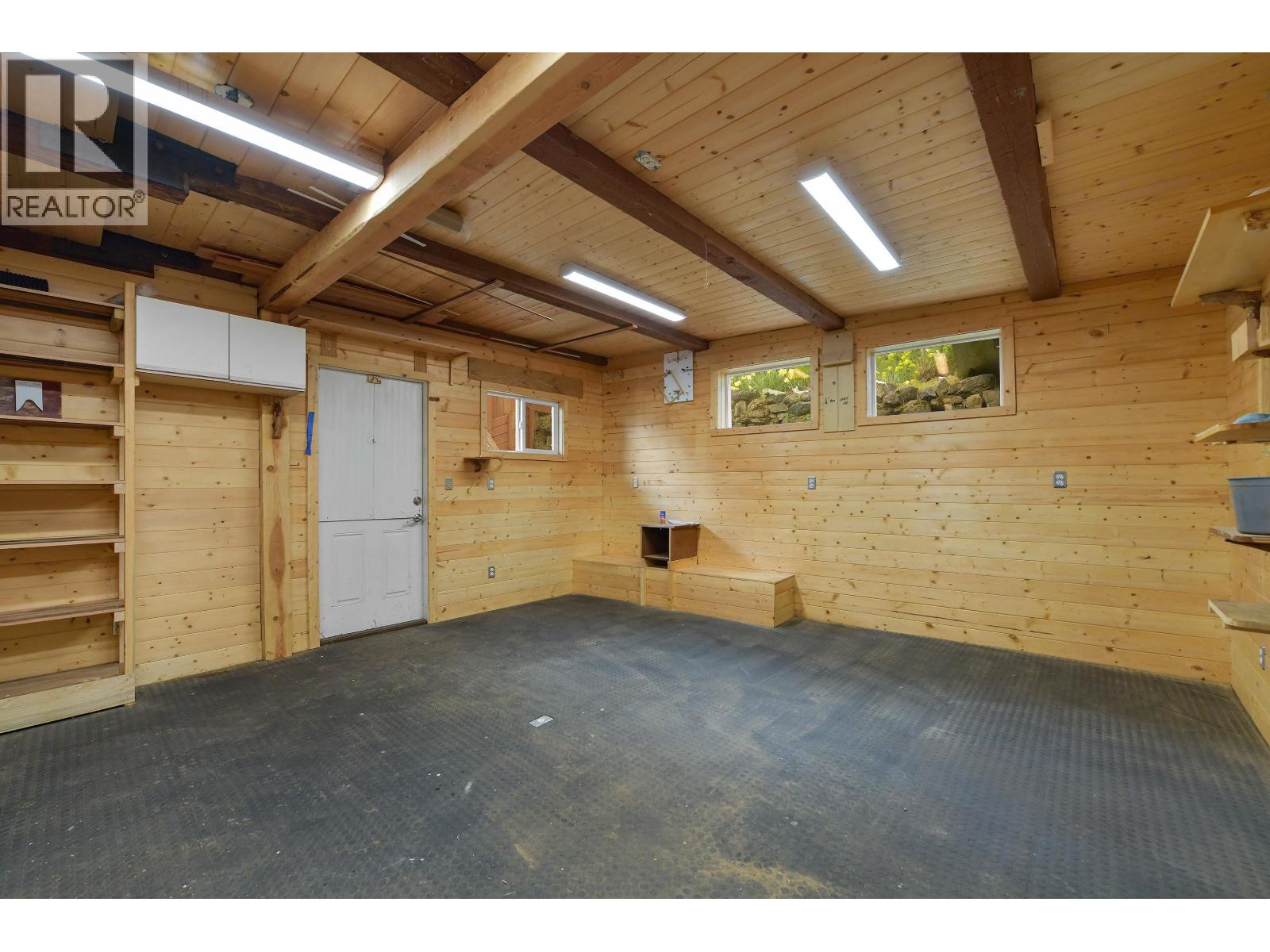 279 WOOD DALE DRIVE, Mayne Island