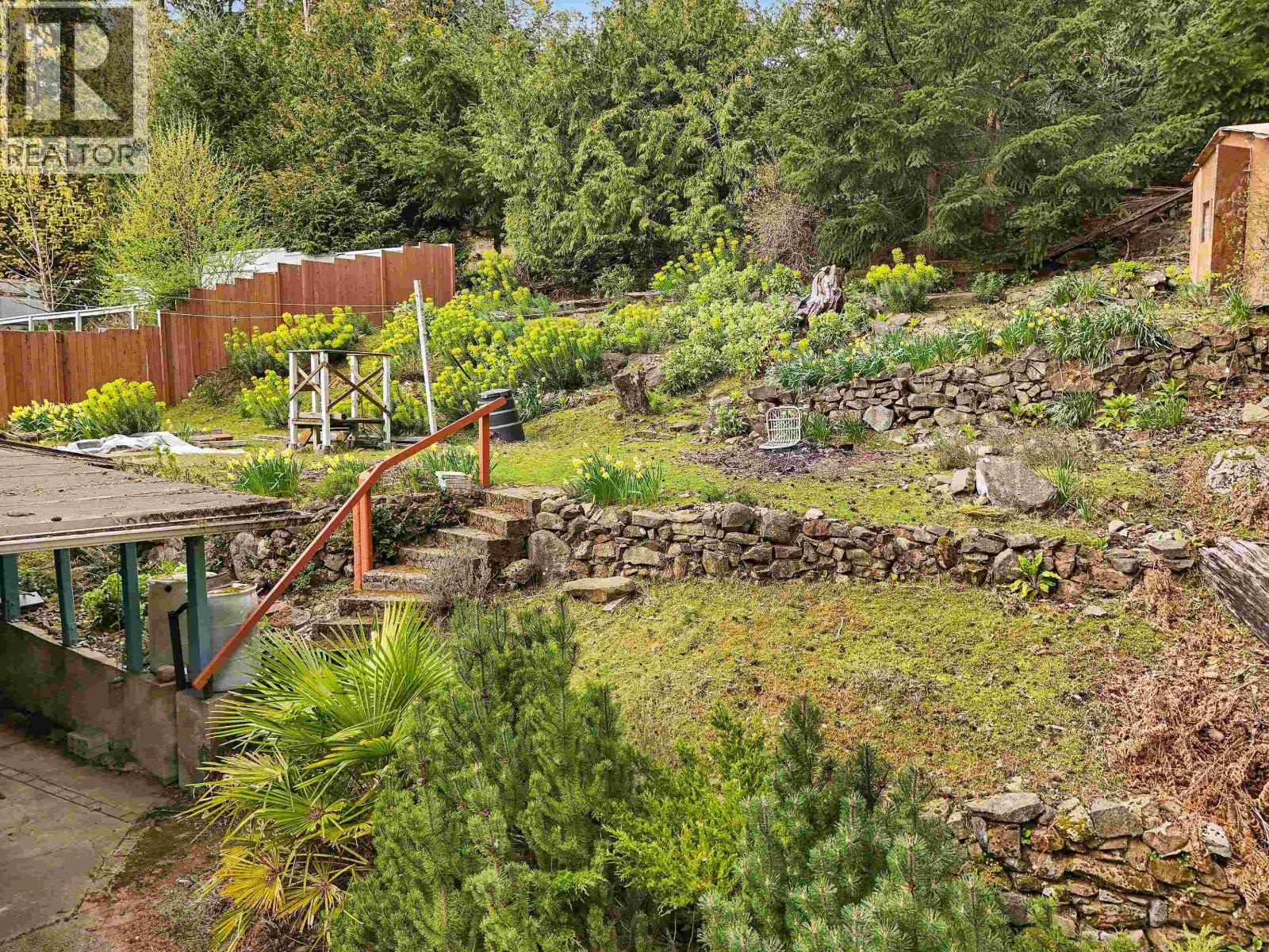 279 WOOD DALE DRIVE, Mayne Island