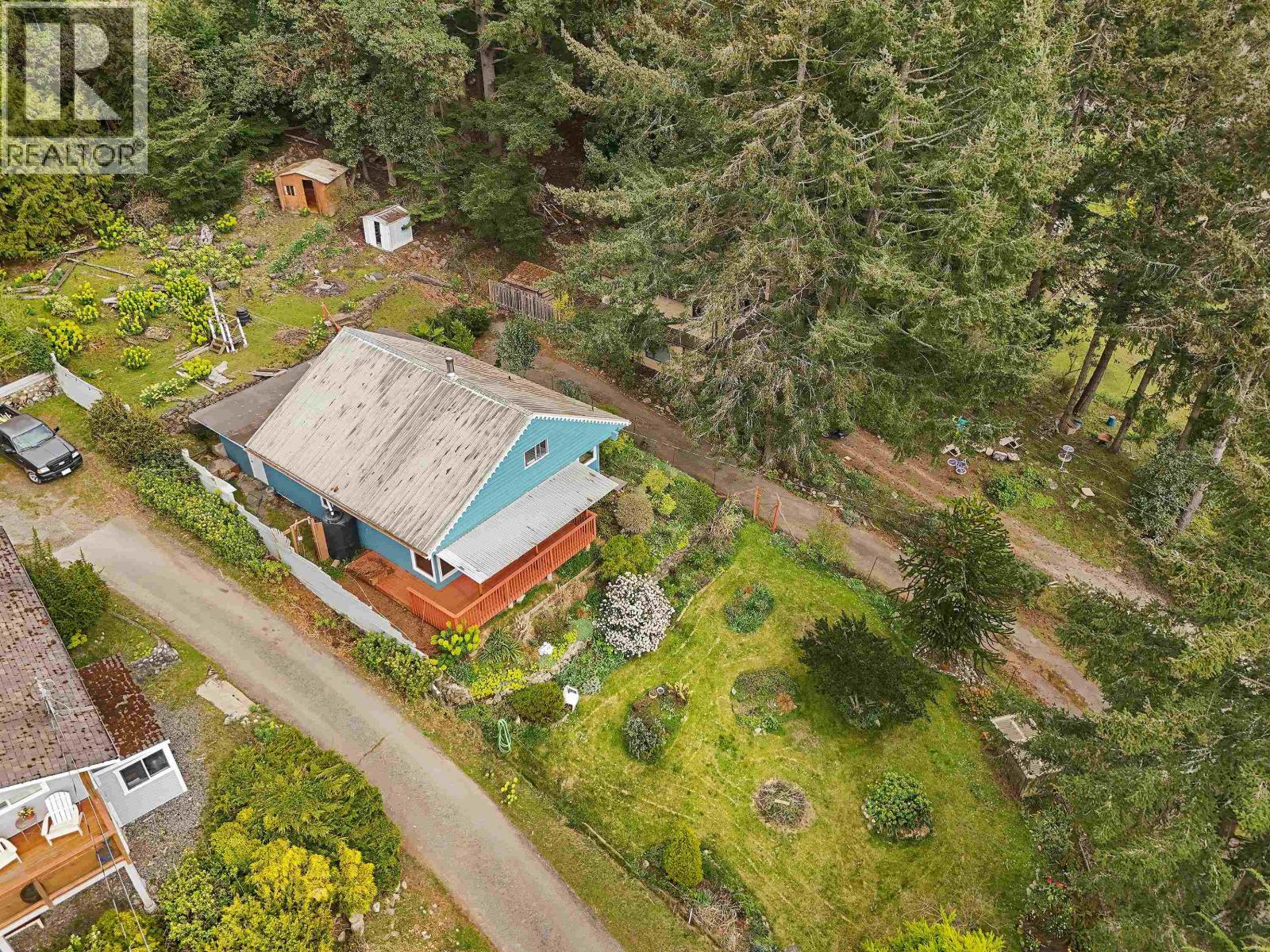 279 WOOD DALE DRIVE, Mayne Island