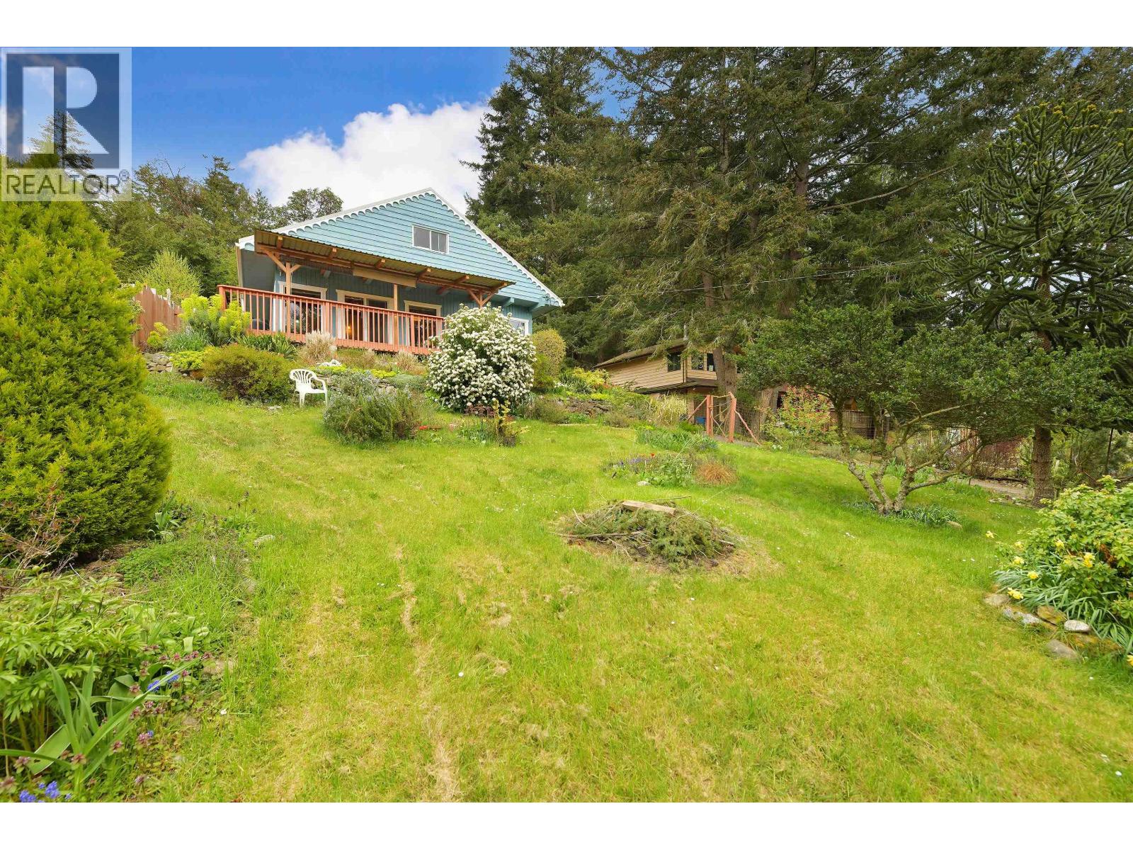 279 WOOD DALE DRIVE, Mayne Island
