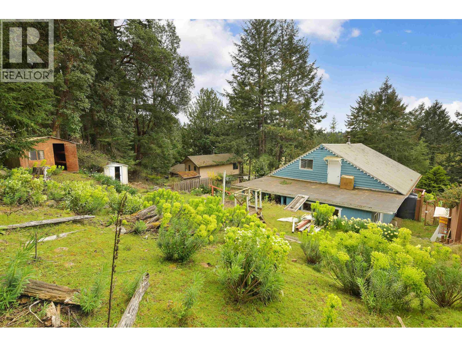 279 WOOD DALE DRIVE, Mayne Island