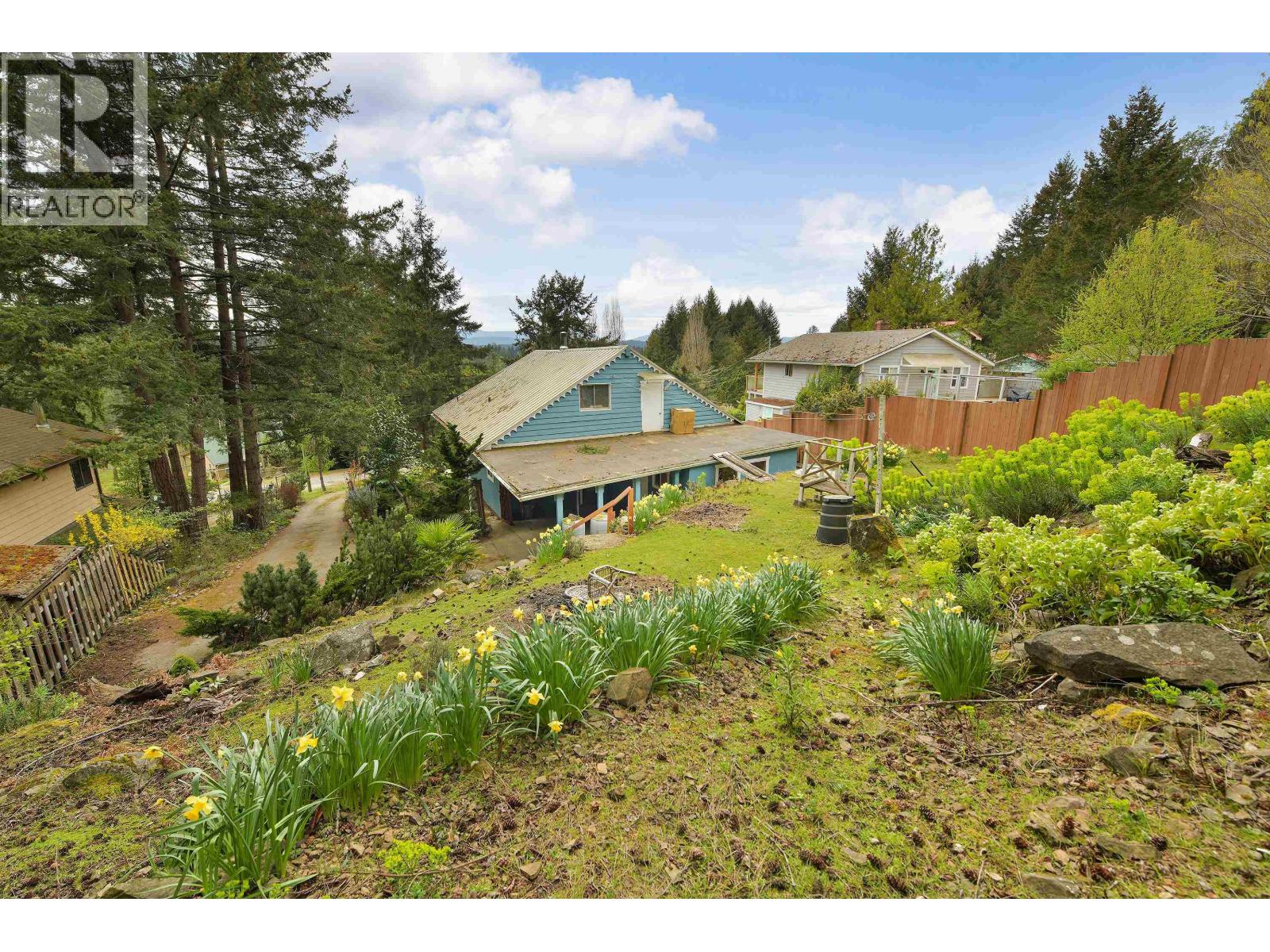 279 WOOD DALE DRIVE, Mayne Island
