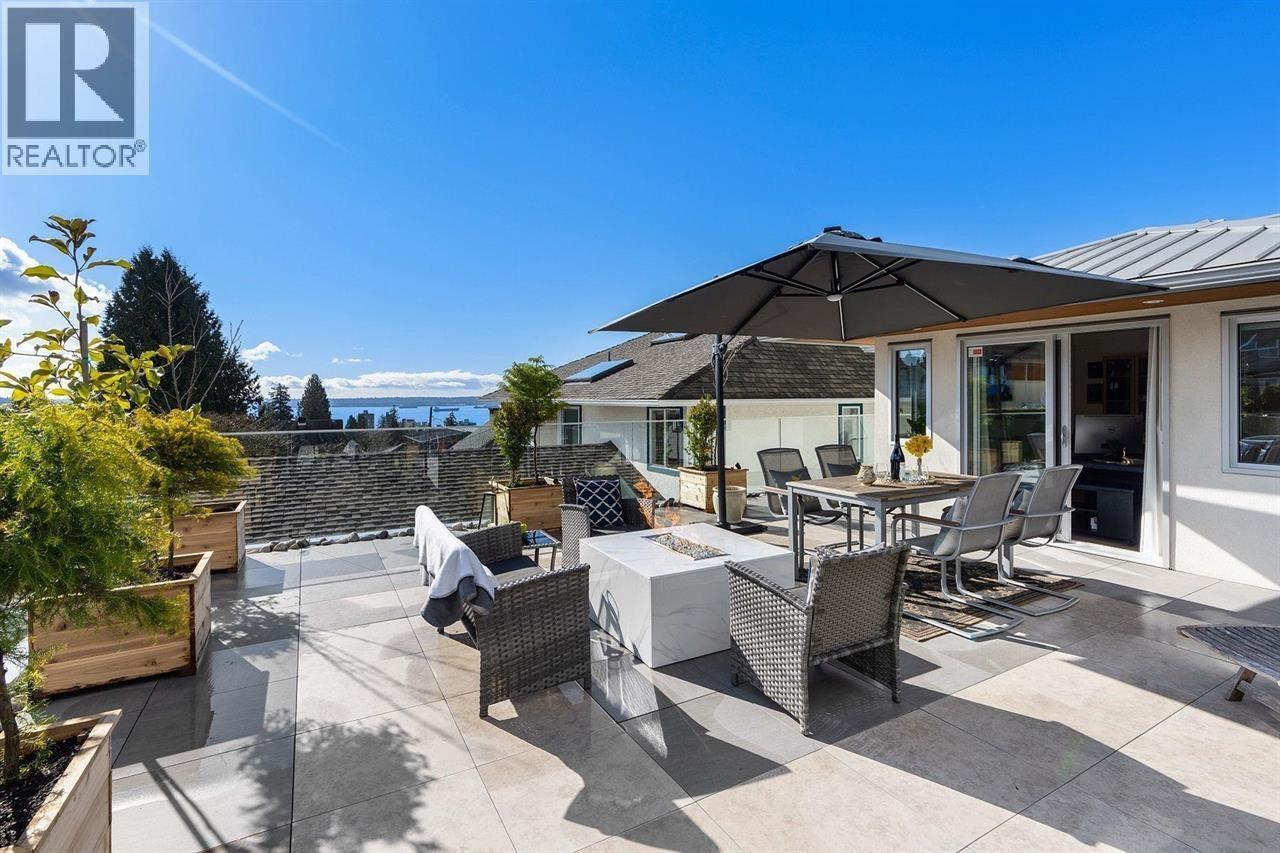 1388 21ST STREET, West Vancouver