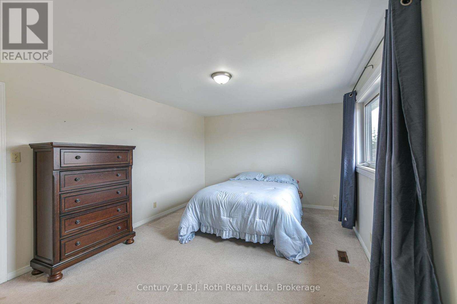 8 CARMICHAEL COURT - 23