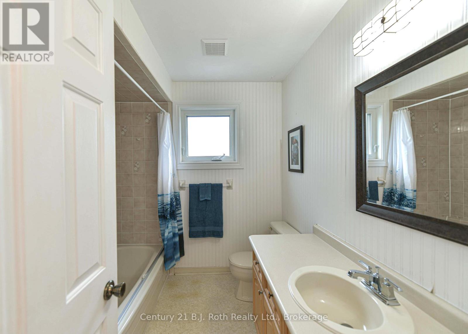 8 CARMICHAEL COURT - 29