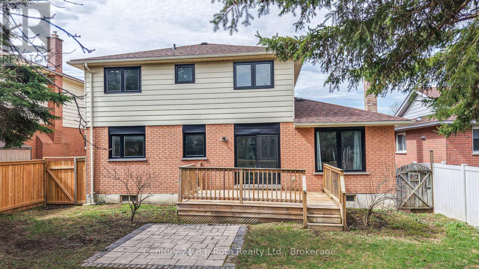 8 CARMICHAEL COURT - 40
