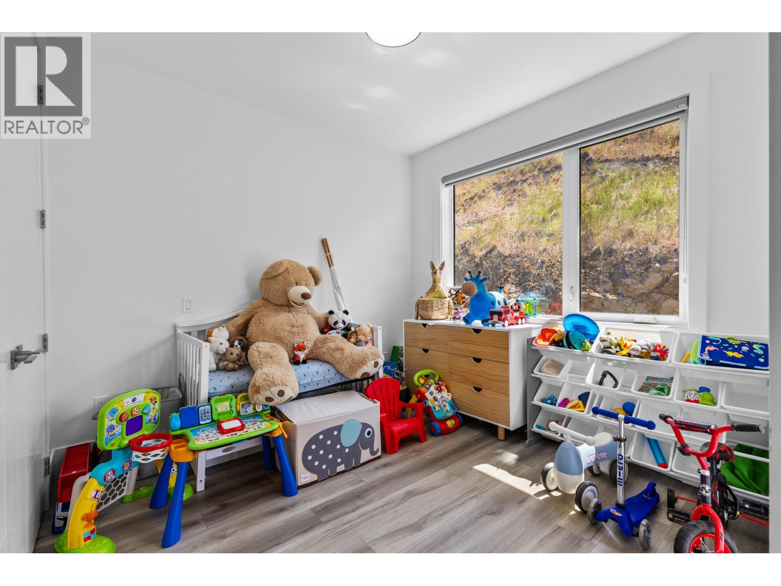  683 Deans Drive, Kelowna