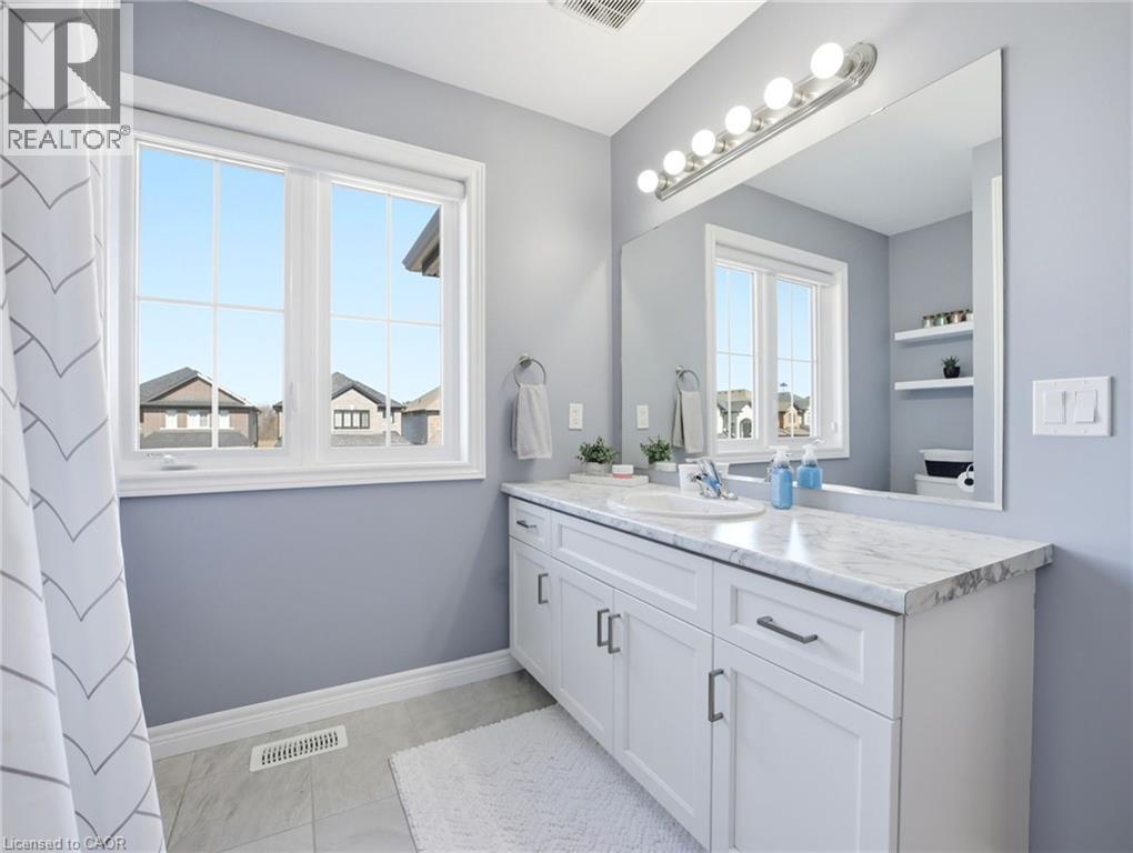 63 FESTIVAL Way, Binbrook, Ontario, L0R1C0 — Photo 35
