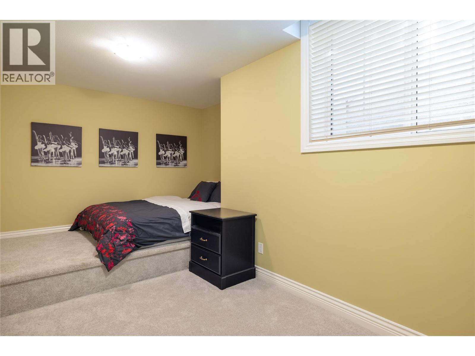 1010 Lamont Court - 35