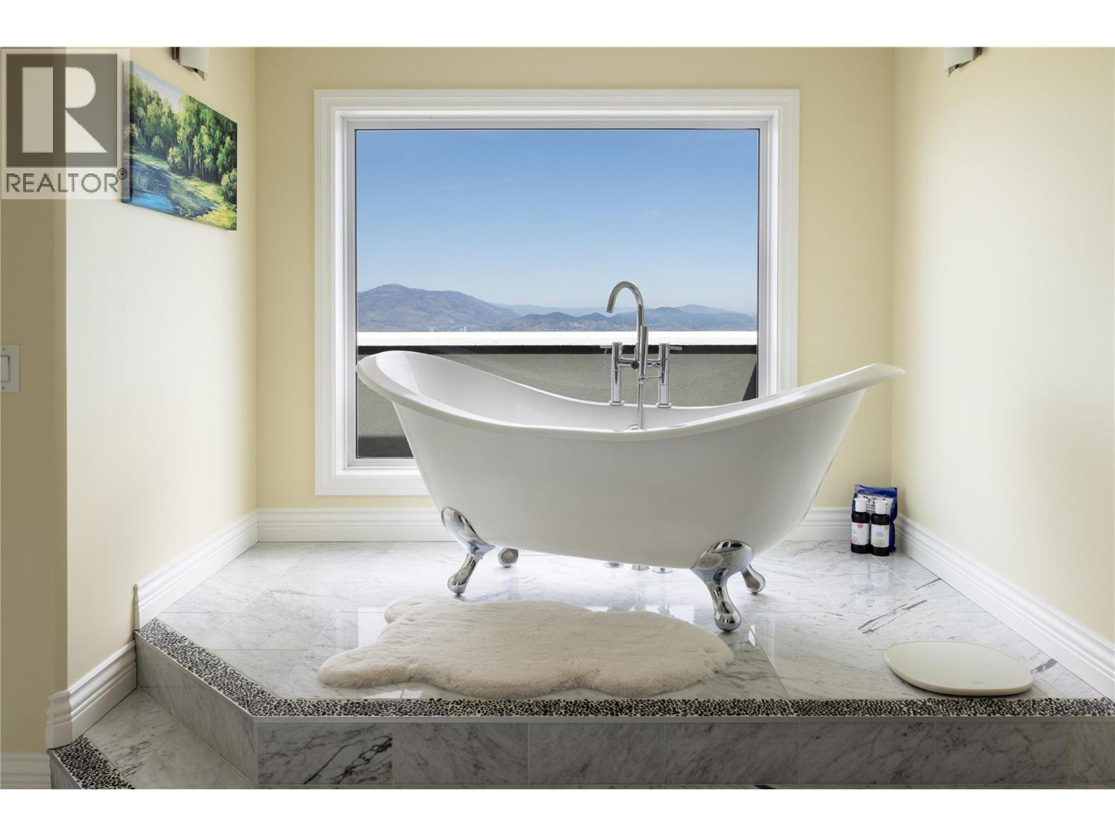 1010 Lamont Court - 23