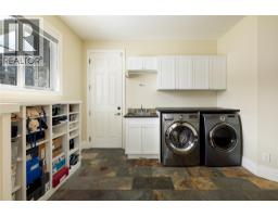 Pantry - 1010 Lamont Court, Kelowna, BC V1W5J1 Photo 18