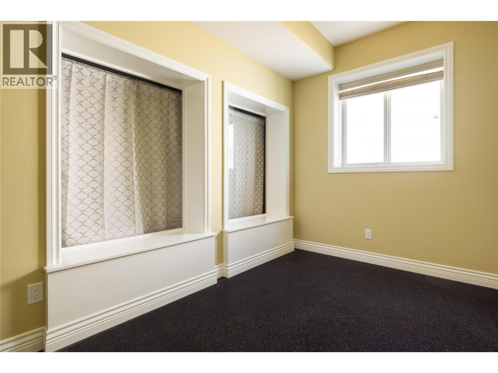  1010 Lamont Court, Kelowna