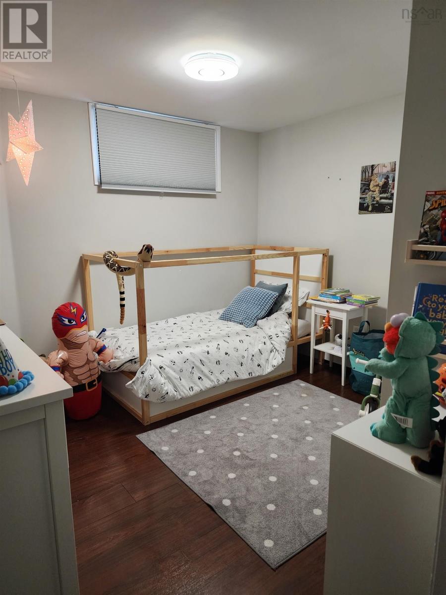 Property 24 of 32 of 391 389-393 Renfrew Street