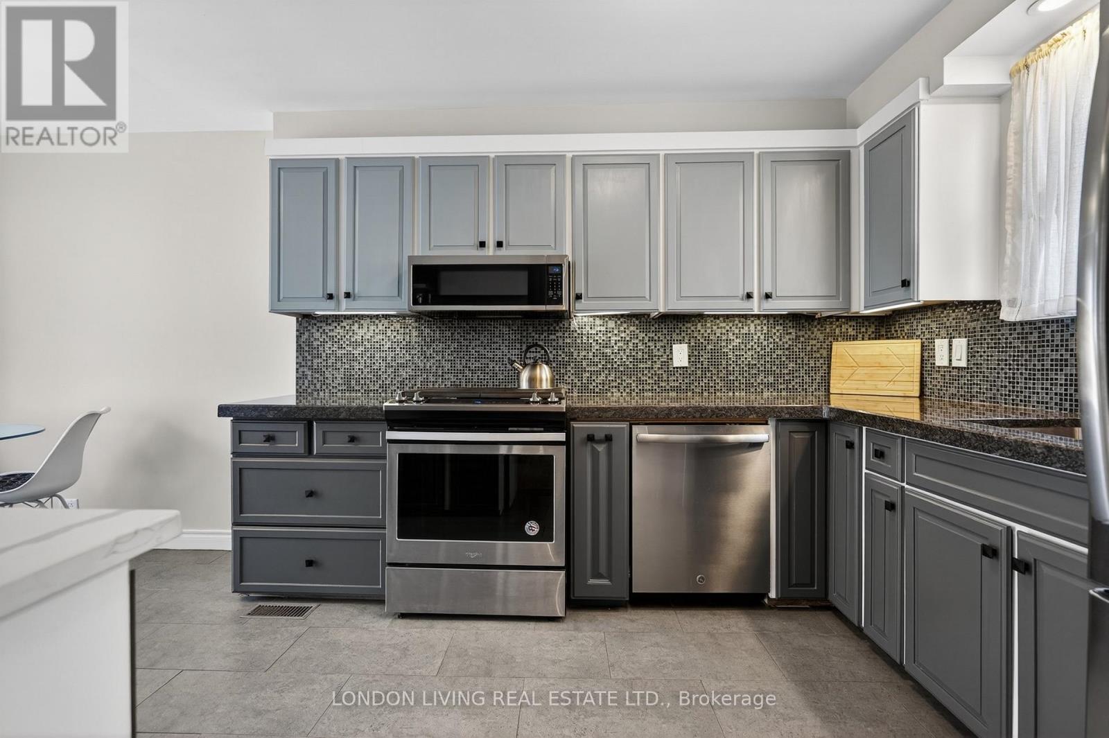 141 BRUCE STREET - 10