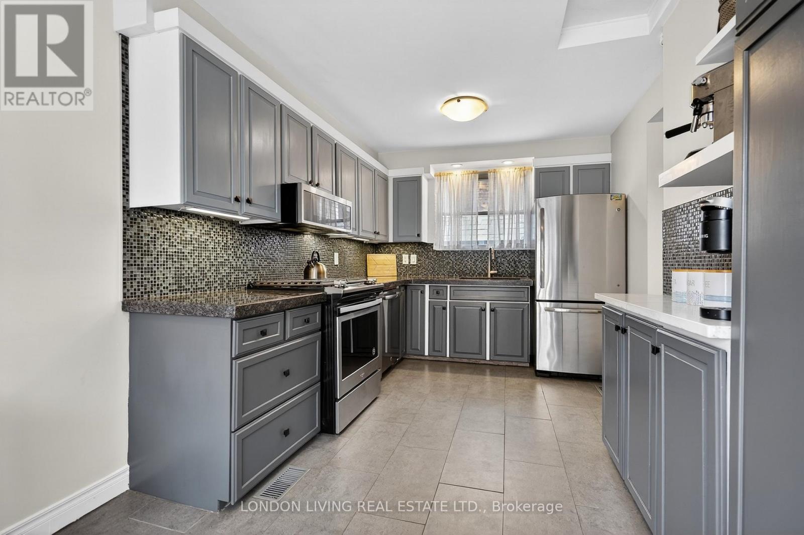 141 BRUCE STREET - 11