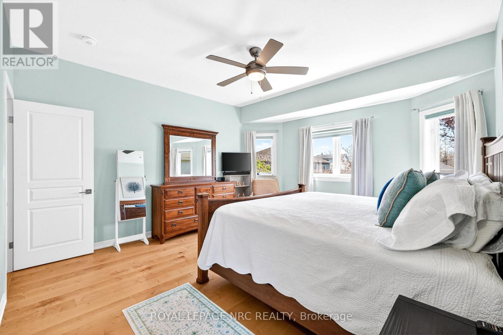 30 DRUMMOND CRESCENT - 19