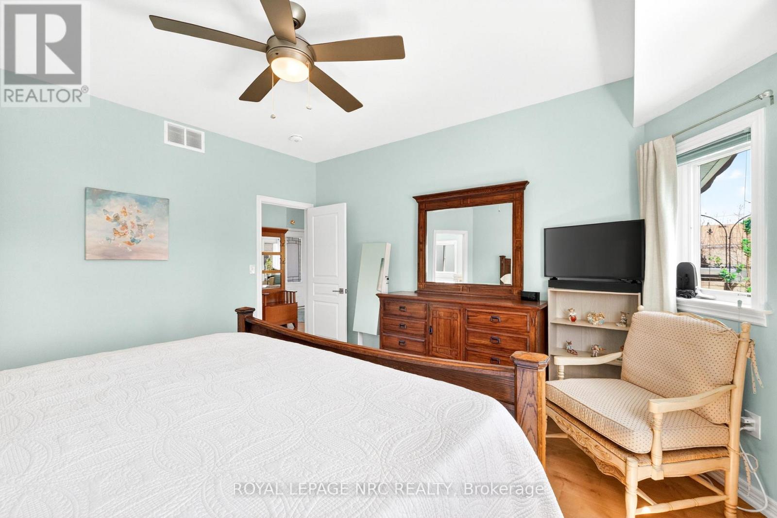 30 DRUMMOND CRESCENT - 18