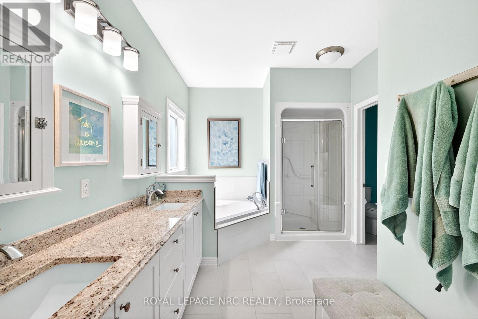 30 DRUMMOND CRESCENT - 23